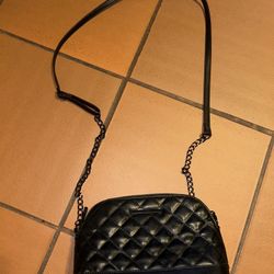 black crossbody purse 