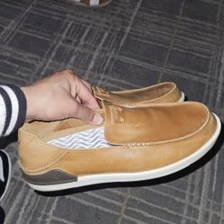 Men's Olukai Kakaha Fox and Dark Java Leather Slip-on Shoes US Size 11 