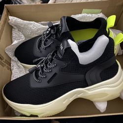 Steve Madden 