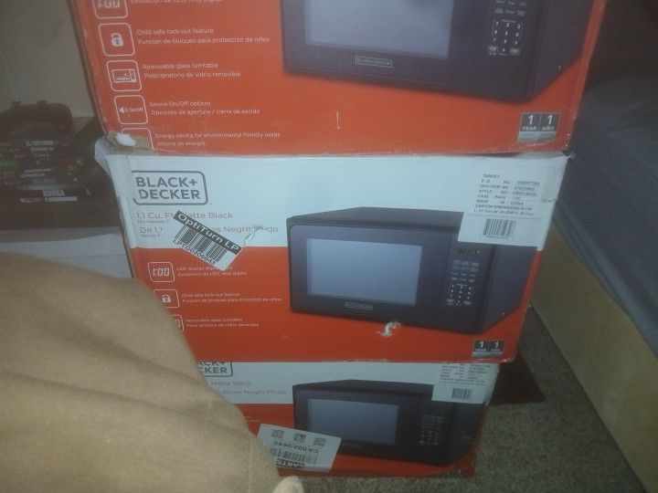 Black & Decker 1.1 Cubic Foot Microwave