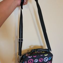 2 lunch box ..4 backpacks and 3 pencil bags all $25