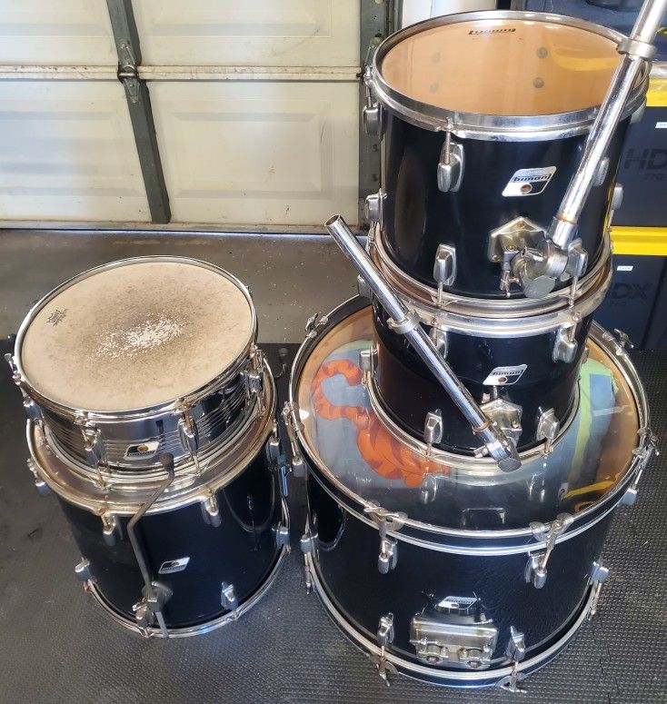 Ludwig 80's 5 piece Drum Set