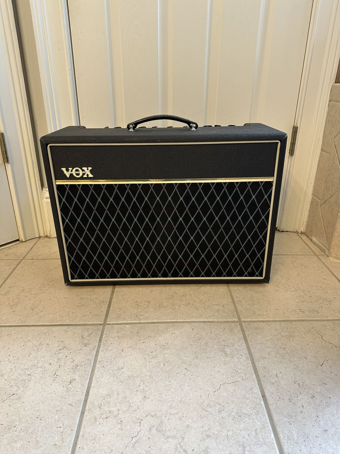 Vox Cambridge 30 Reverb Twin Model V9320 30-Watt 2x10 Guitar Combo