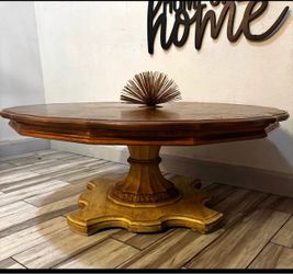 Round Wood Pedestal Dining Table