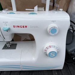 Singer sewing machine 