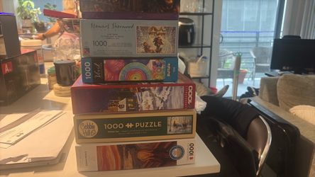 Various lot of puzzles
