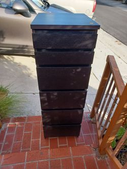 Black 5-Drawer Tall Dresser – Great Condition – Riverside