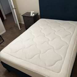 Full Size Mattress & Bedframe