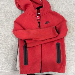 Nike tech boys