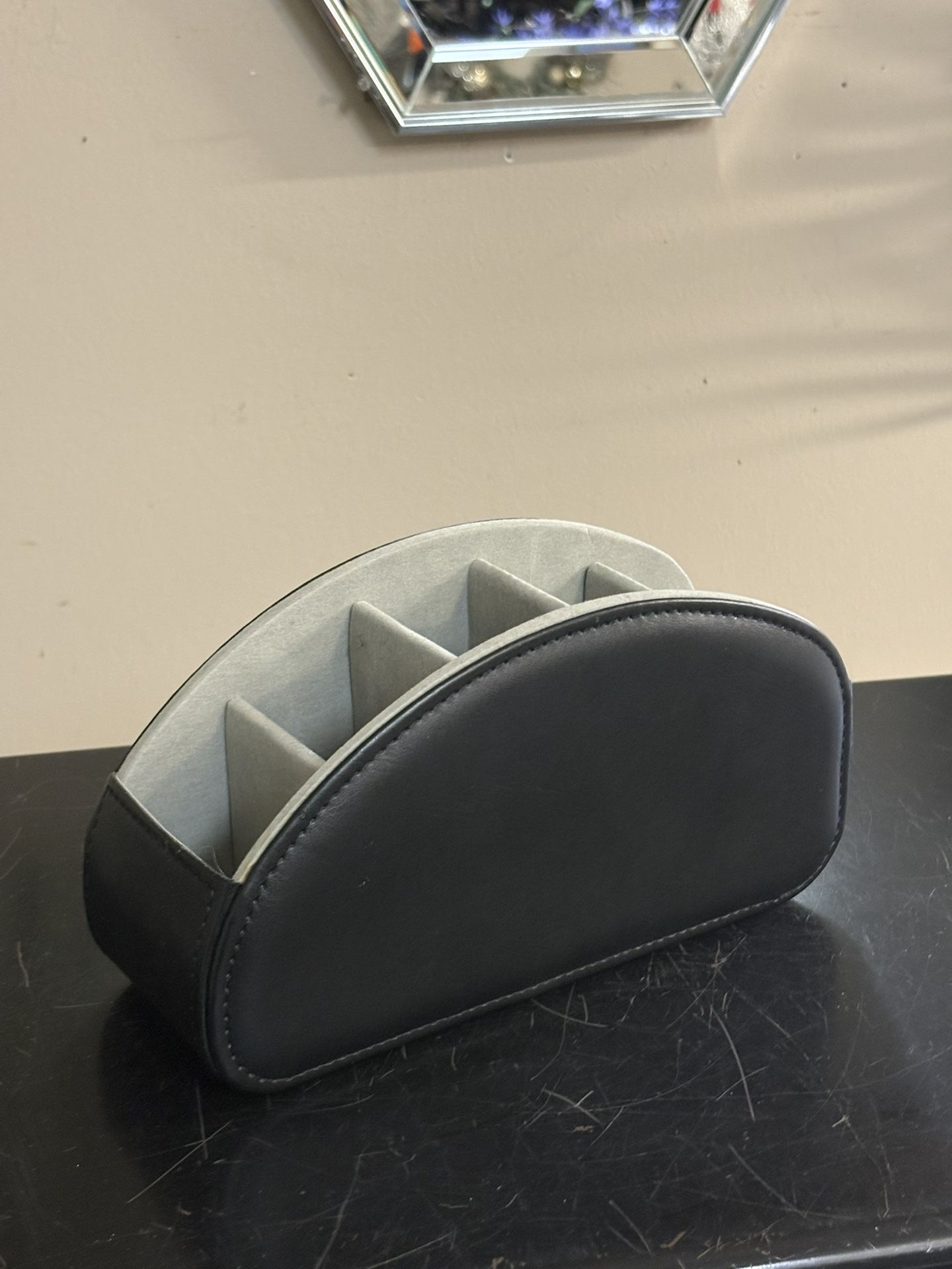 Black Organizer 8”