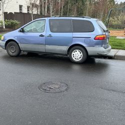 2000 Toyota Sienna