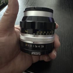 Nikon Nikkor-P Auto 105mm f/2.5 Pre-AI Lens