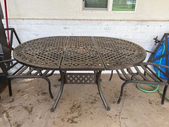Outdoor table and 6 chairs
