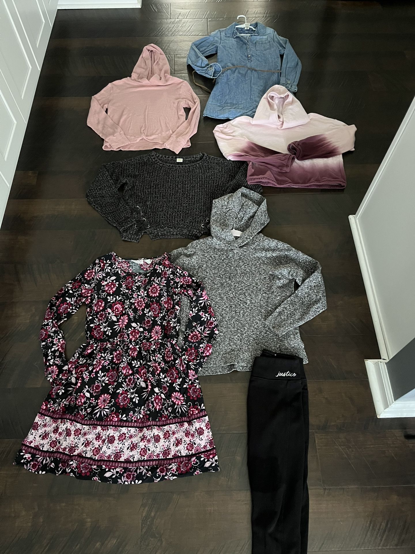 Girl’s Clothes (Size 10/12)