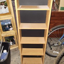 Free Wooden Book Shelves