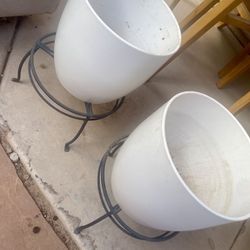 10.5” White Ceramic Flower Pots With Stand