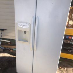 Refrigerator With Ice Maker
