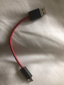 Dre beats charger and case