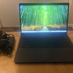 Dell Latitude 3550 – 13th Gen i7 – 16GB DDR5 – 256GB NVMe SSD – Great Condition 