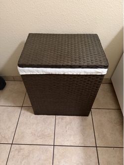 Laundry hamper