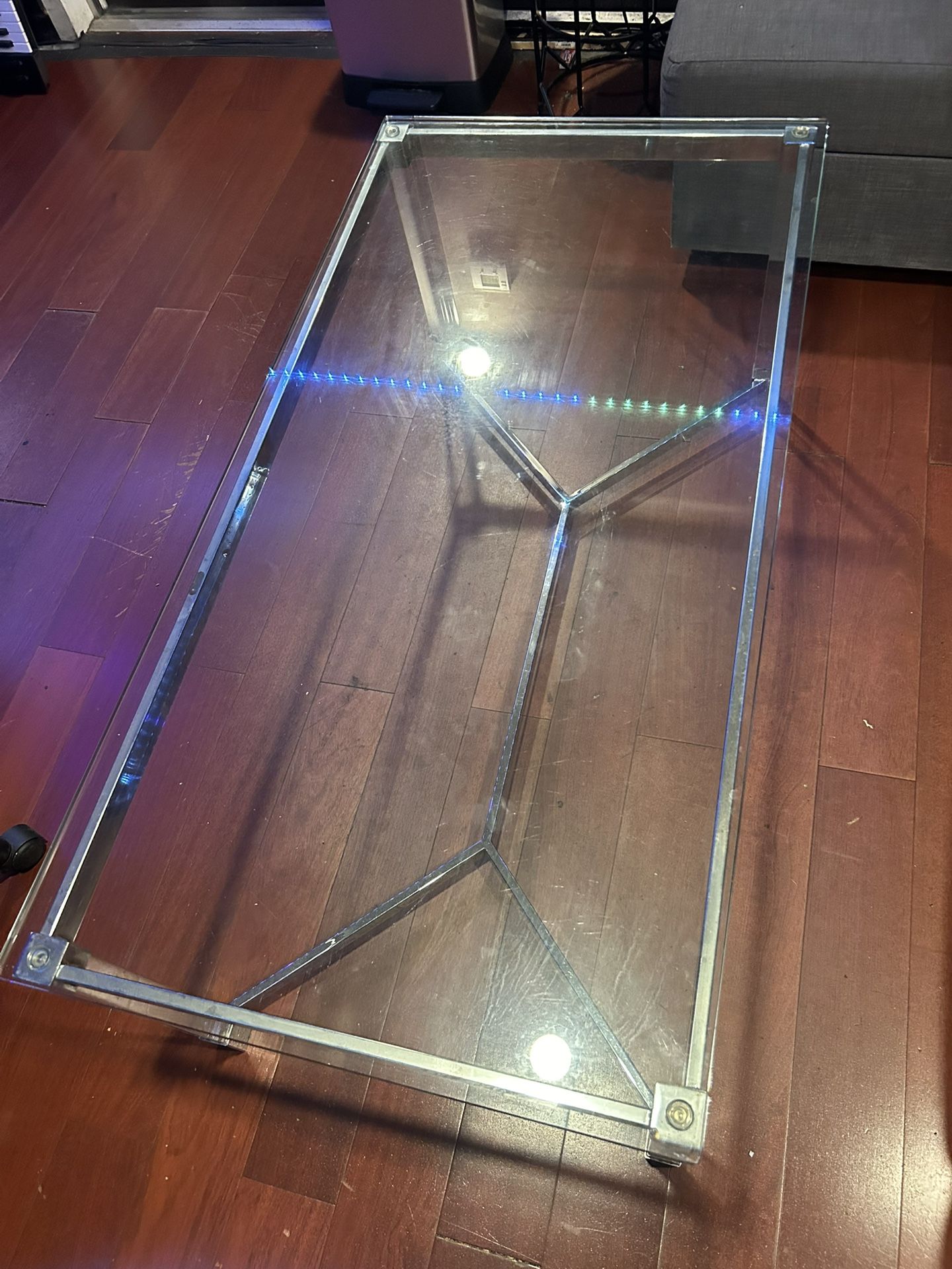 Coffee table (Glass)