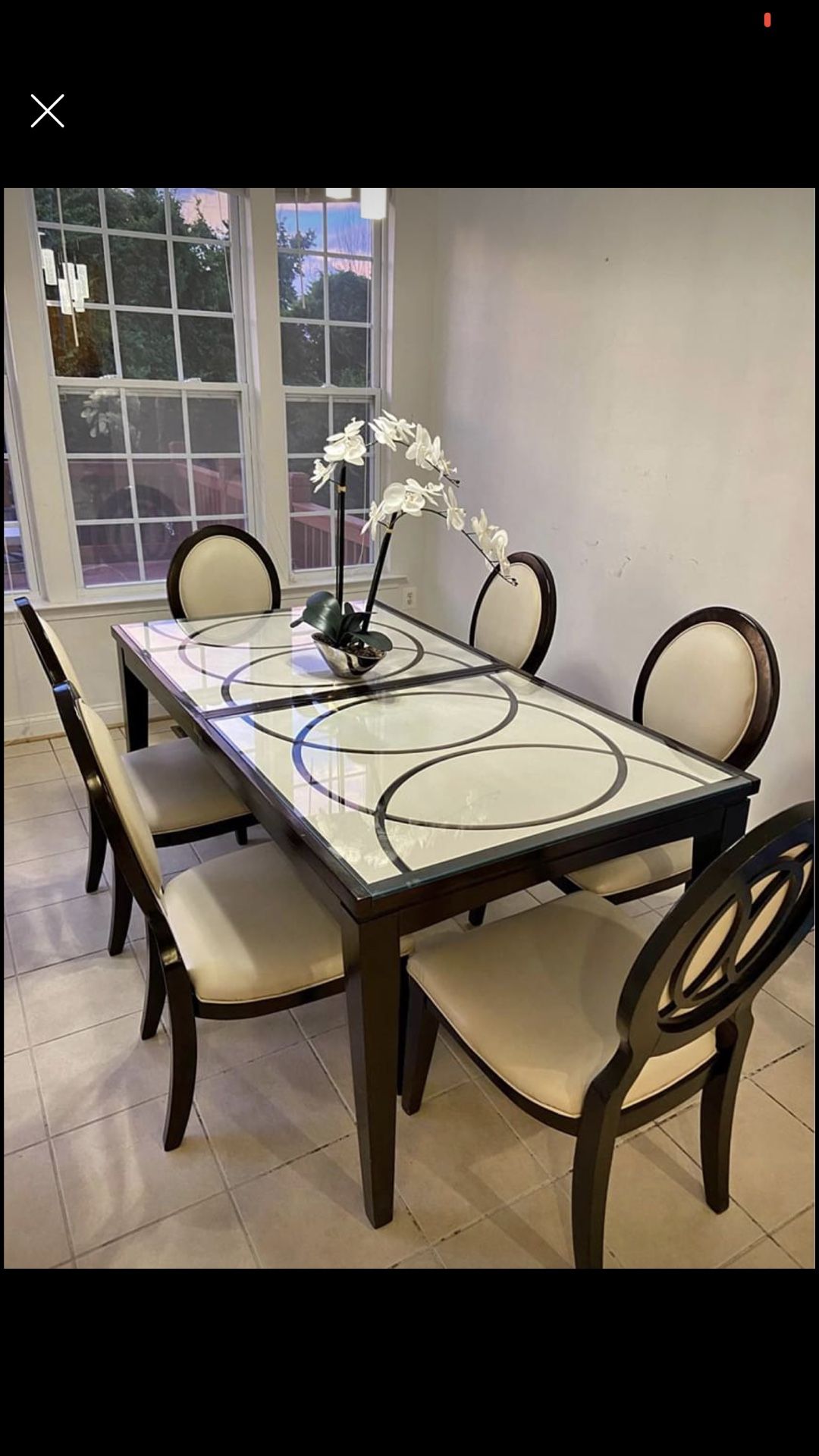 Dining room set table and six chairs must sell
