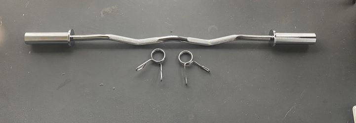 Brand New Ez Curl Bar With Clamps 