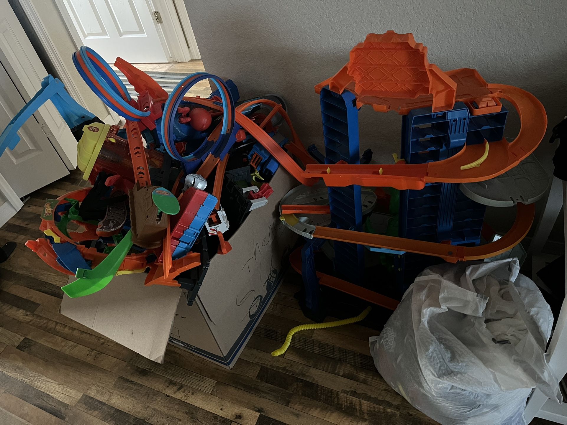 Hot Wheels Tracks And Towers