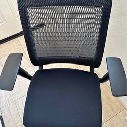 Steelcase think fully Ergonomic task chair