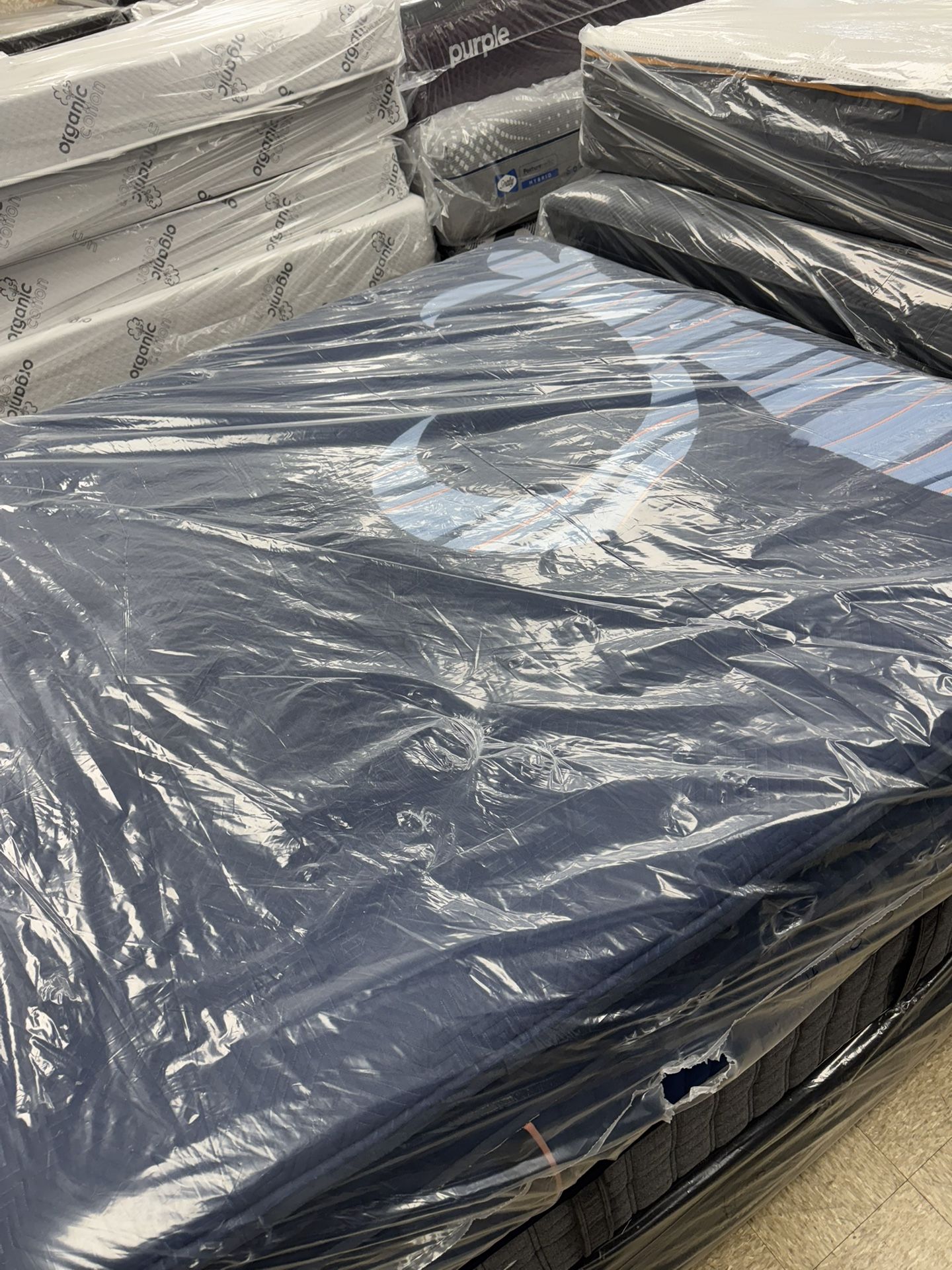 Beauteyrest Black Mattress Close Out Mattress $499