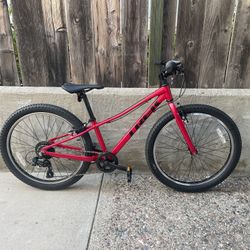 Trek Precaliber 24” Tires 8 Speed Kids Mountain Bike 
