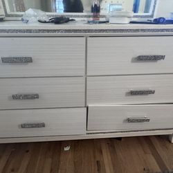 Bedroom Set Queen Bed Mattress Included Nightstand, And Dresser With Mirror 