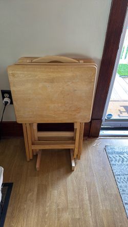 Set of 4 TV trays with stand