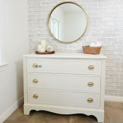 🌹Beautiful Vintage Dresser🌹