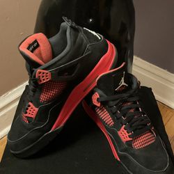 Mens Gym shoes  AIR JORDAN  Retro  Mid - Red Thunder  
