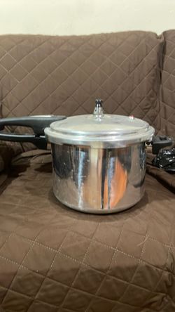 Olla de presión en buenas condiciones presser cooker