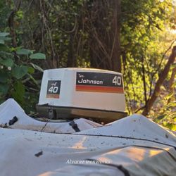 Boat W Jhonson 40 Motor *title In Hand 