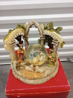Lighted Nativity Vignette Waterglobe Christmas