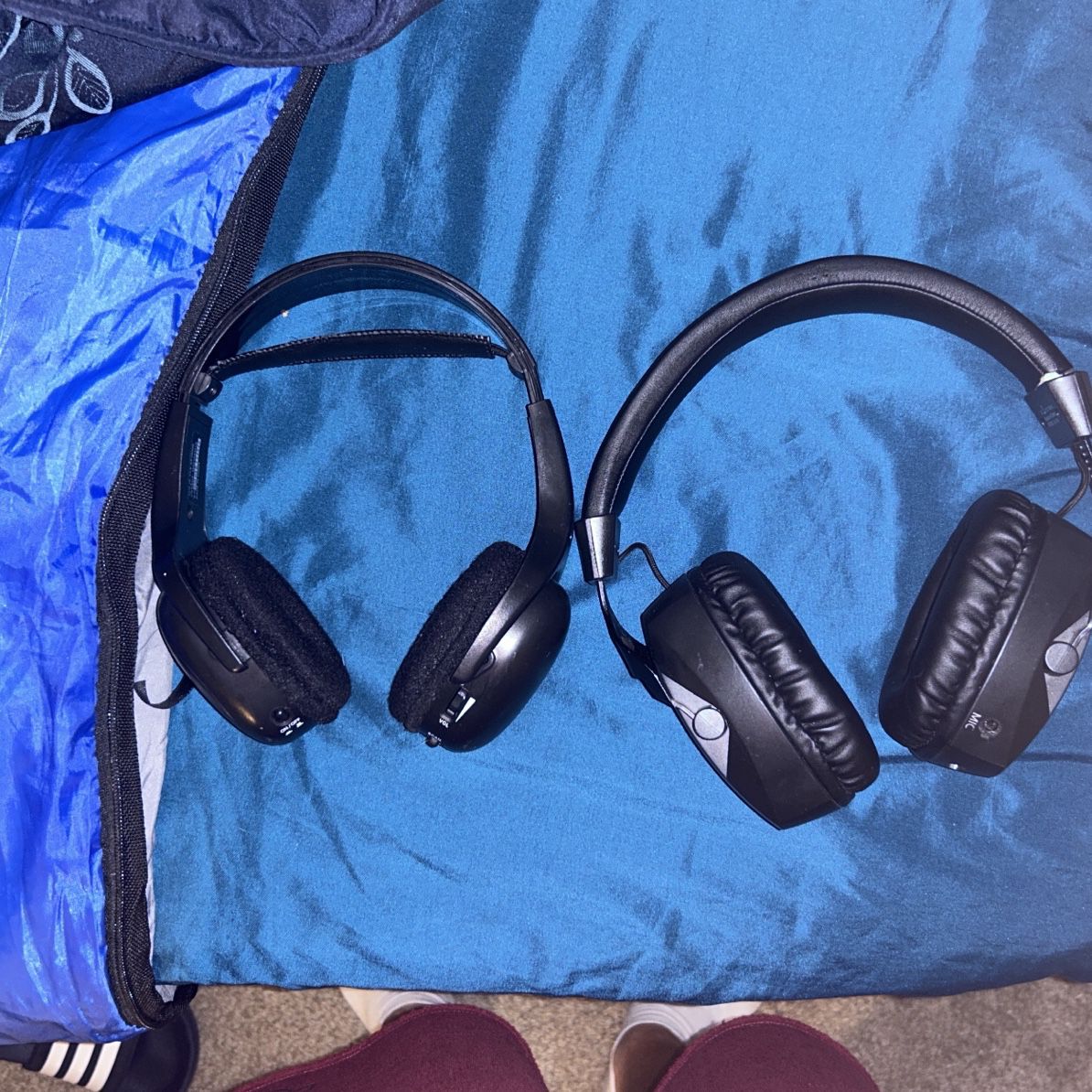 Two Pairs Wireless Headphones