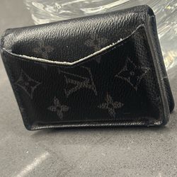 Louis Vuitton card holder “ authentic “