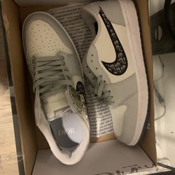 Retro Black/Grey/White Dior x Nike Sneakers –  (Men’s Size 11)
