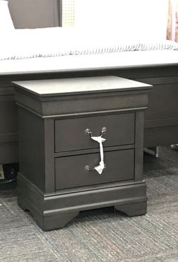 Bailey Nightstand, Weathered Gray