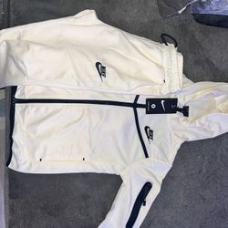 Nike Tech Full Suit Youth size L