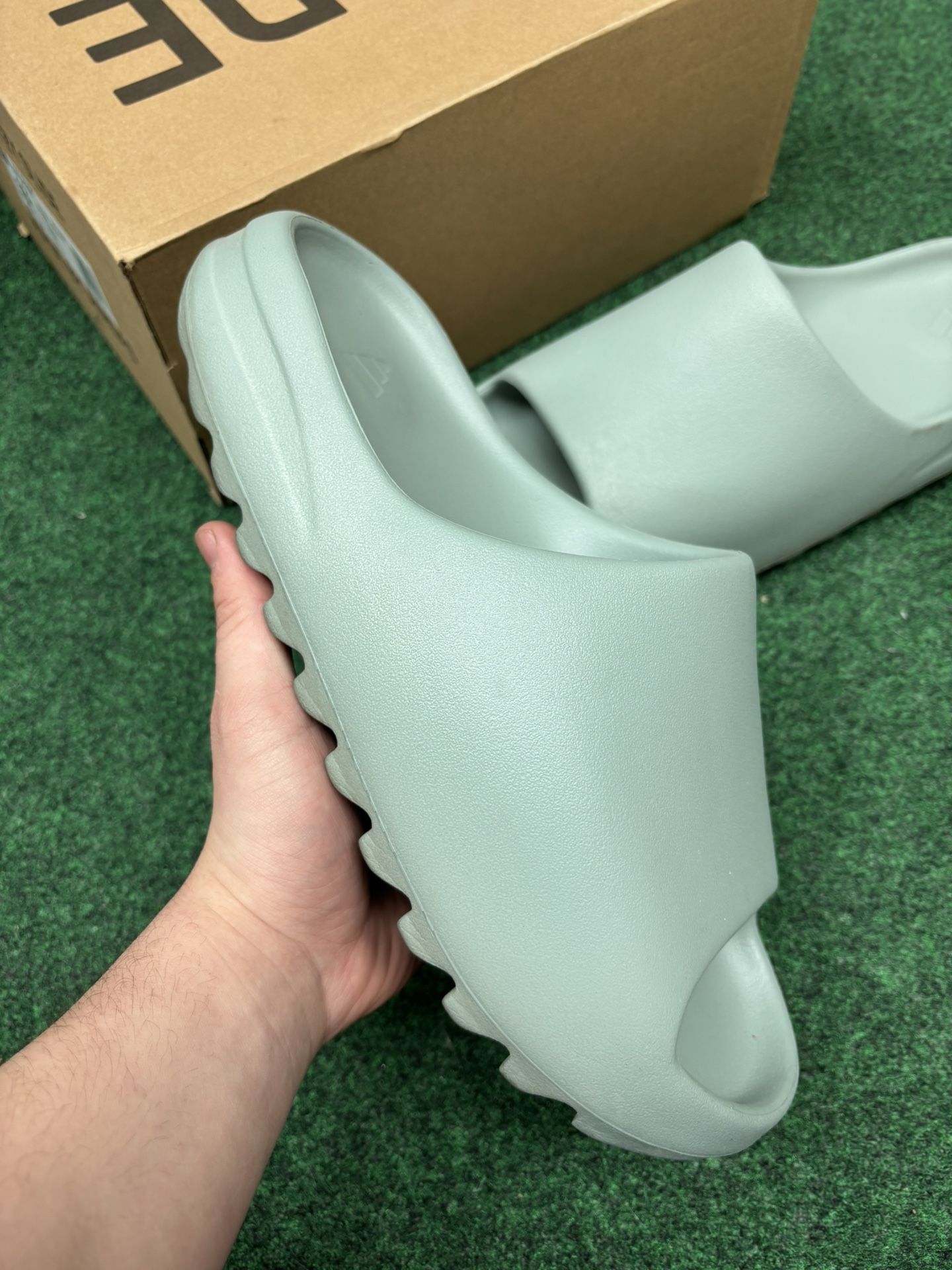 YEEZY SLIDE SALT SIZE 13