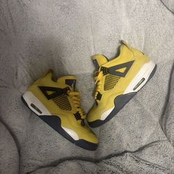 Jordan 4 Lightning 