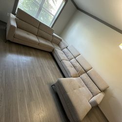 Comfy U-Shaped Couch With Adjustable Headrests 