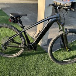 E-Mountain Bike Trek Powerfly 4