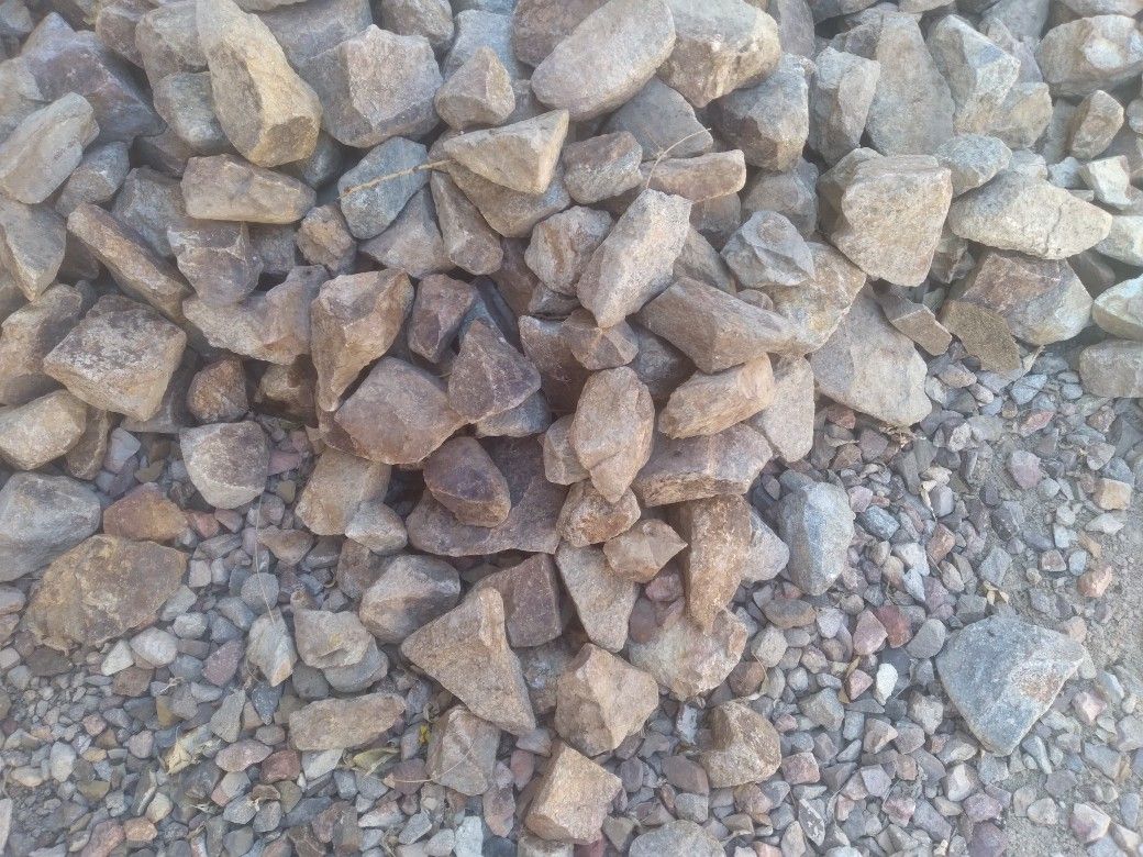 Free Medium Size Rock for Sale in Las Vegas, NV - OfferUp