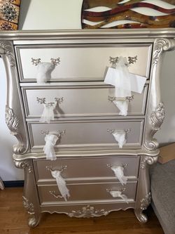 Silver ACME Baroque Style 5-Drawer Chest Dresser