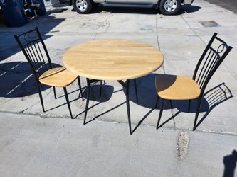 Metal/wood chairs and table